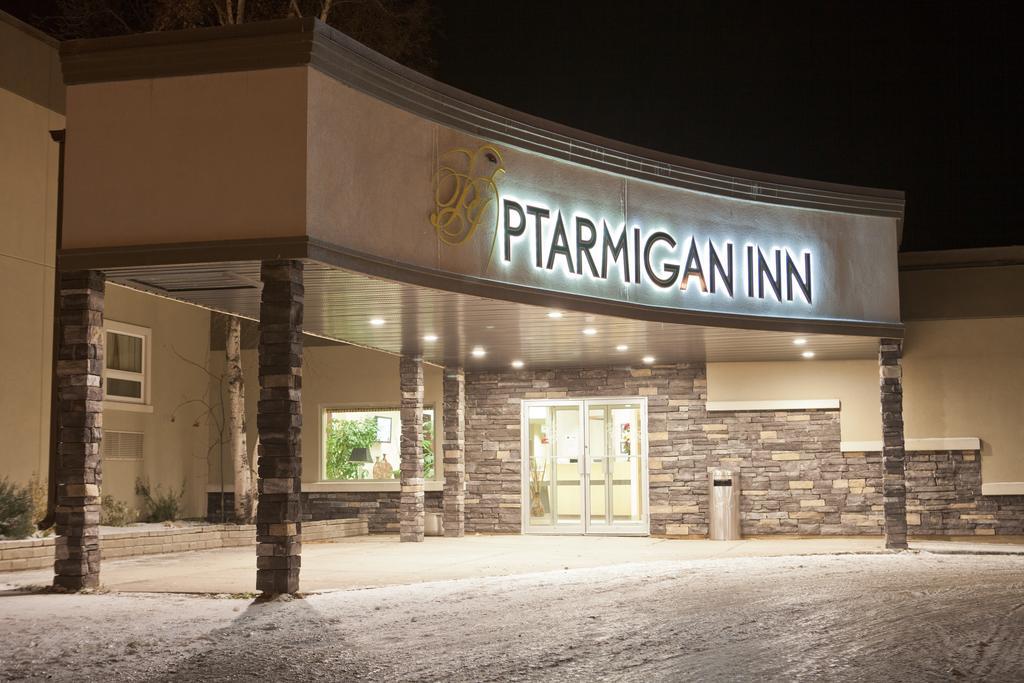 Ptarmigan Inn Hay River Exterior photo